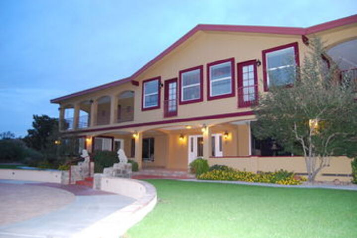 Dream Manor Inn