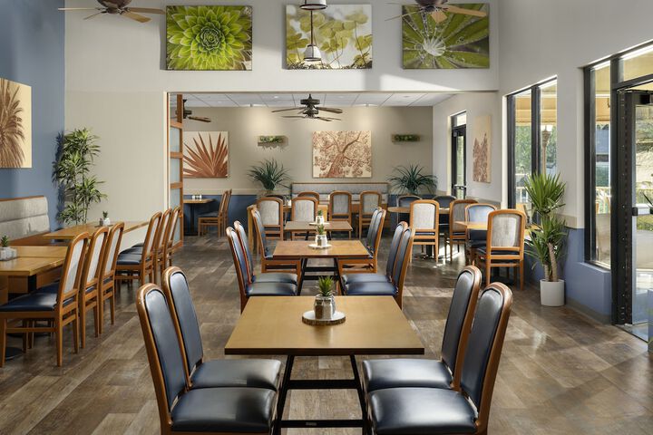 Dining 90 of 144