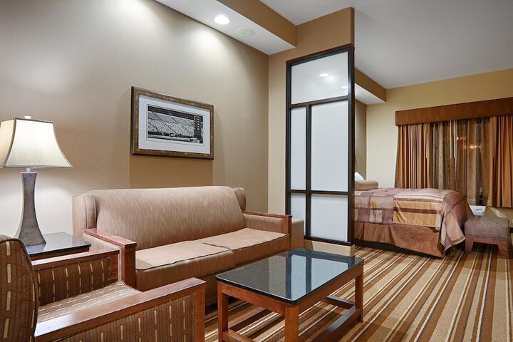 Room 7 of 16
