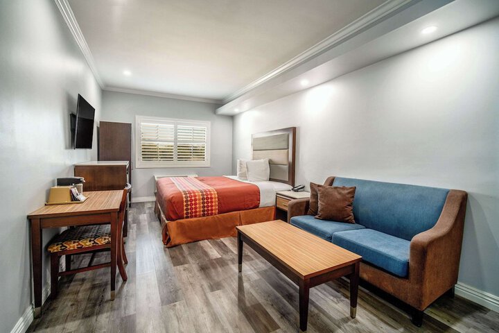 Rodeway Inn & Suites Pasadena