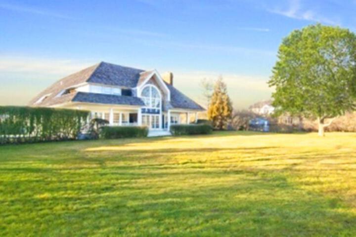 Villa Victoria - Cozy Hamptons Villa