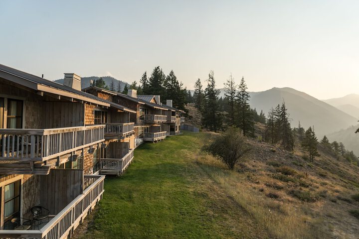 Sun Mountain Lodge