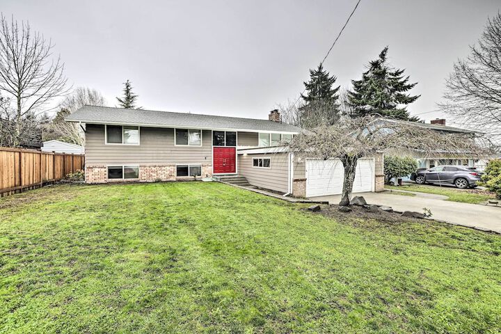 Spacious Kent Home 17 Mi to Dtwn Seattle!