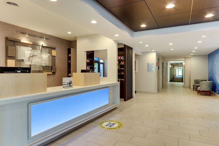 Hotel 7 of 51