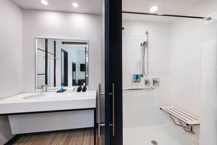 Aloft by Marriott Cincinnati West Chester