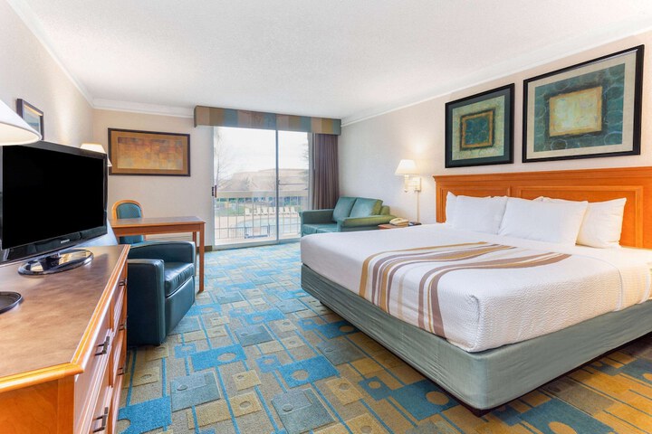 Room 18 of 31