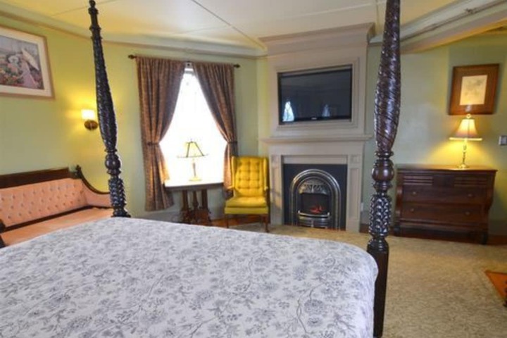Room 84 of 130