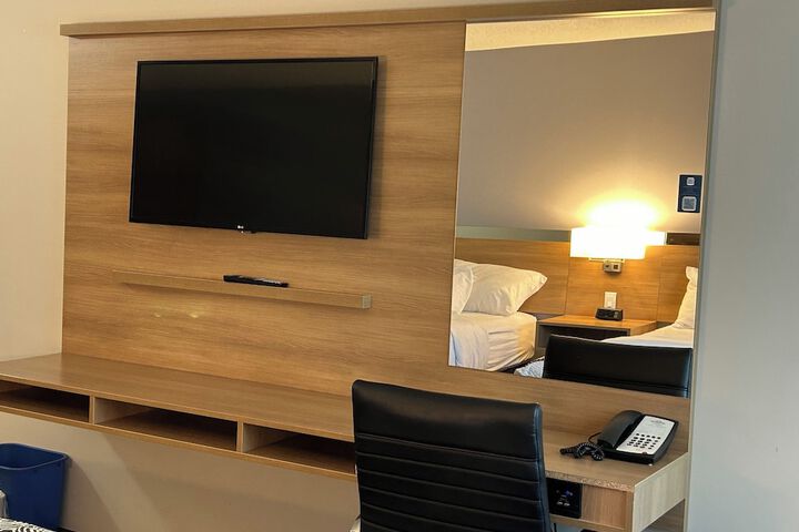 Room 19 of 25