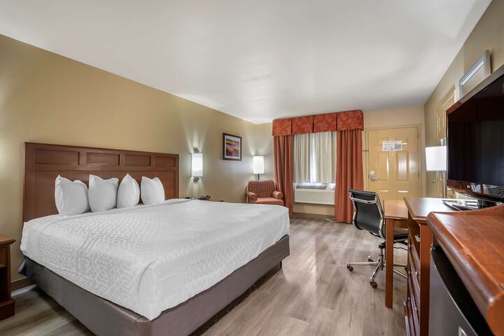 Room 18 of 25