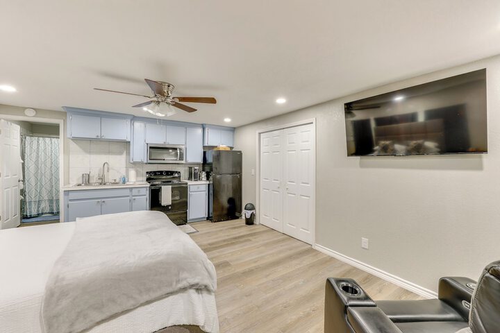 Private Yard: Pet-friendly Studio in New Boston!