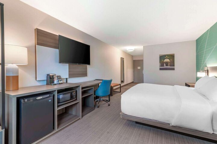 Room 28 of 29