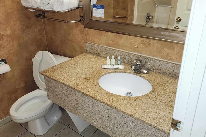 Quality Inn & Suites Somerset Downtown