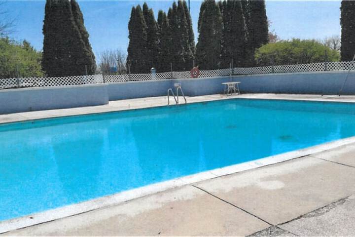 Pool 4 of 73