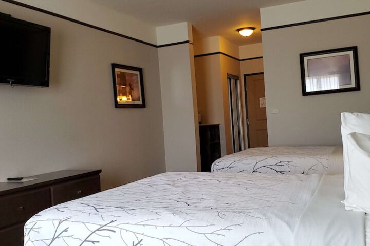 Best Western Plus Emory at Lake Fork Inn & Suites
