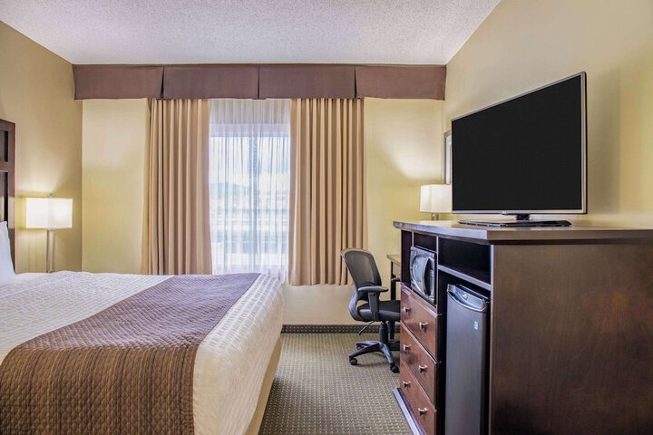 Room 10 of 46