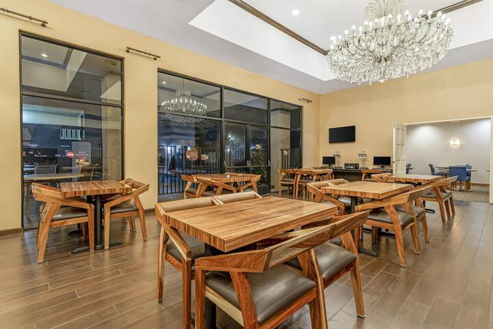 Best Western Plus Big America