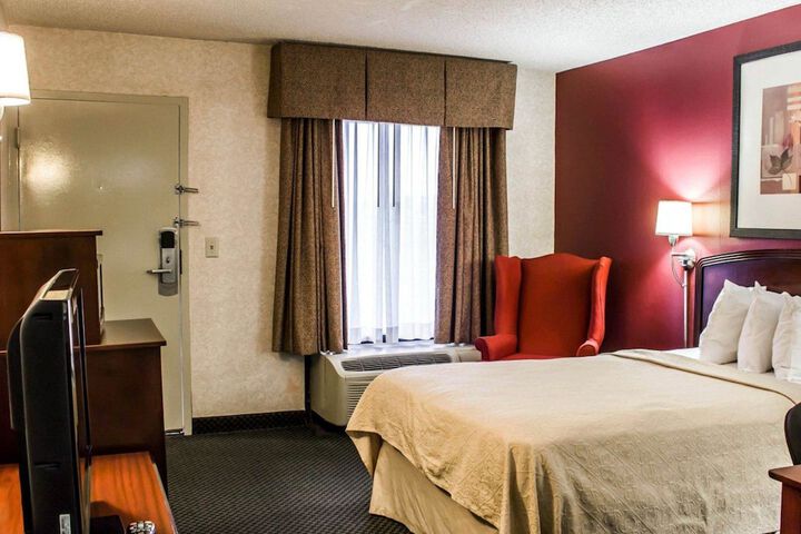 Room 6 of 20