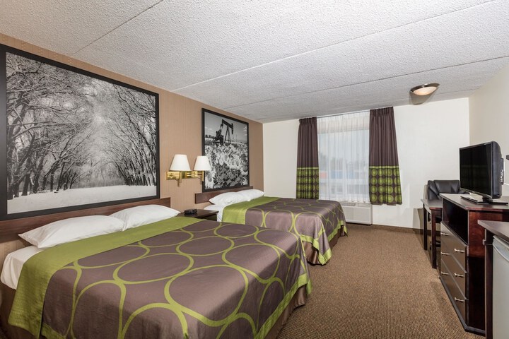 Super 8 by Wyndham Edson