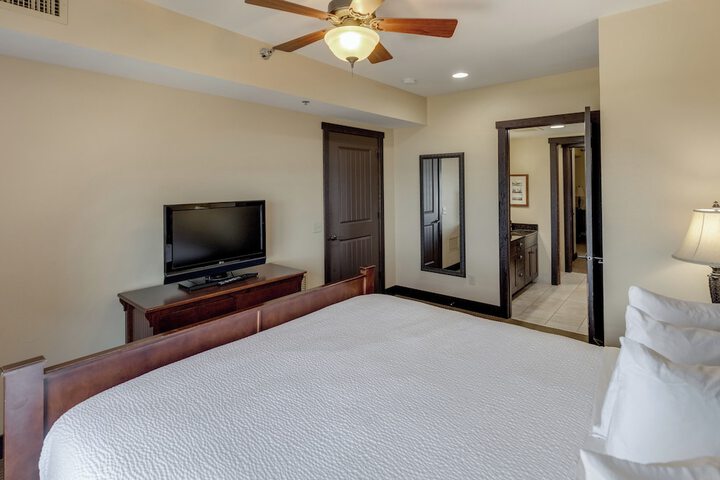 Room 100 of 250