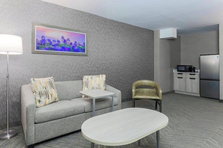 Room 10 of 24