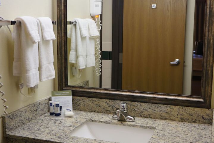 AmericInn by Wyndham Two Harbors Near Lake Superior