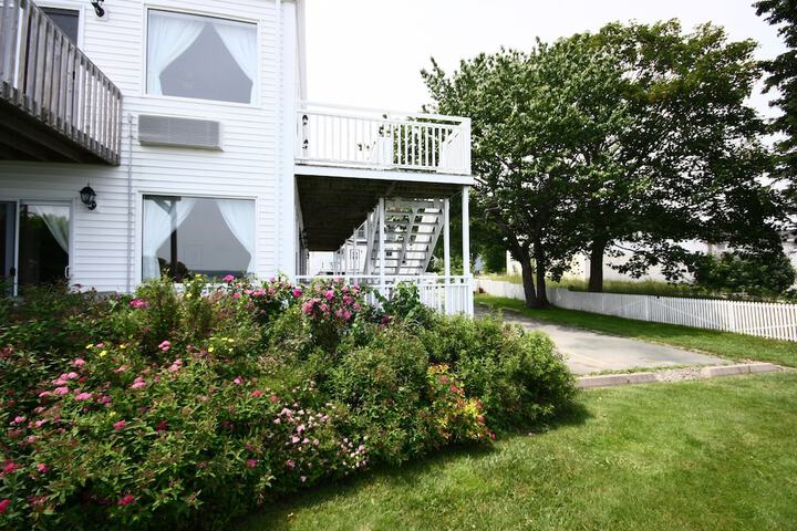 Come From Away B & B Inn