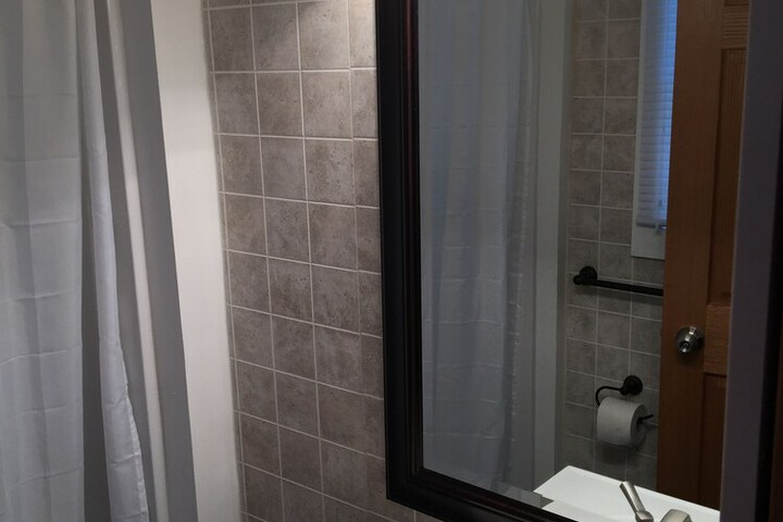 Room 8 of 17