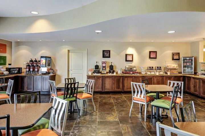 Comfort Suites near Hot Springs Park