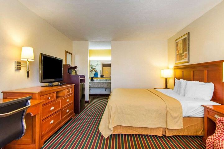Room 11 of 27