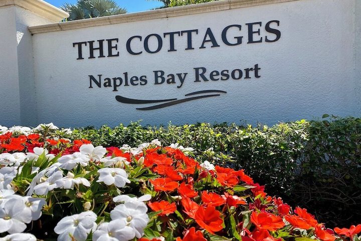 Naples Bay Resort & Marina