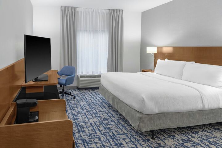 Fairfield Inn & Suites Calhoun