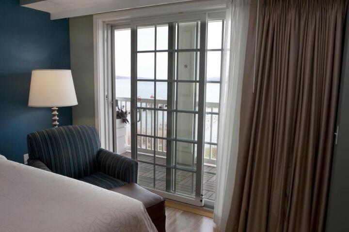 Watkins Glen Harbor Hotel