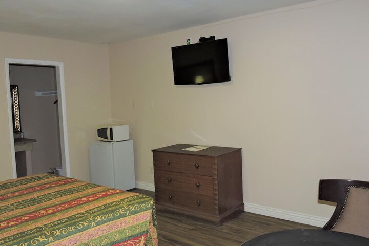 Room 18 of 32