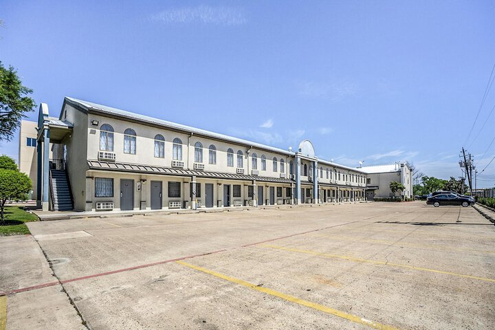Hotel 15 of 117
