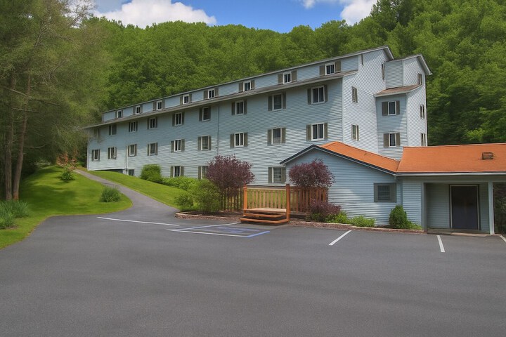 Smoketree Lodge