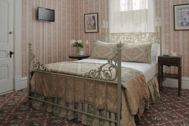 Room 44 of 65