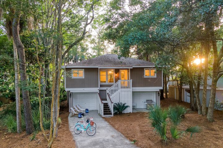 Crawdad by Avantstay Isle of Palms Home w / BBQ