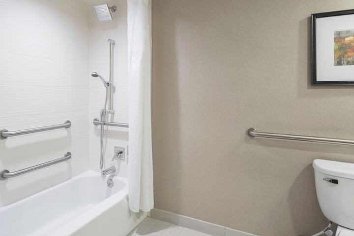Holiday Inn Cincinnati-Riverfront by IHG