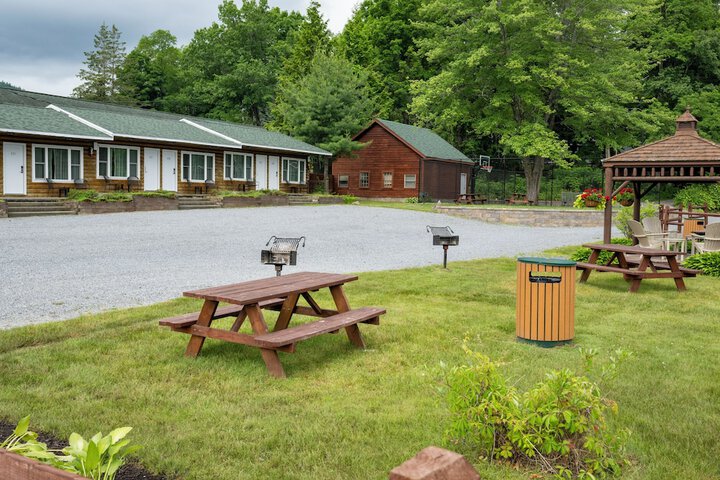 Scottys Lakeside Resort