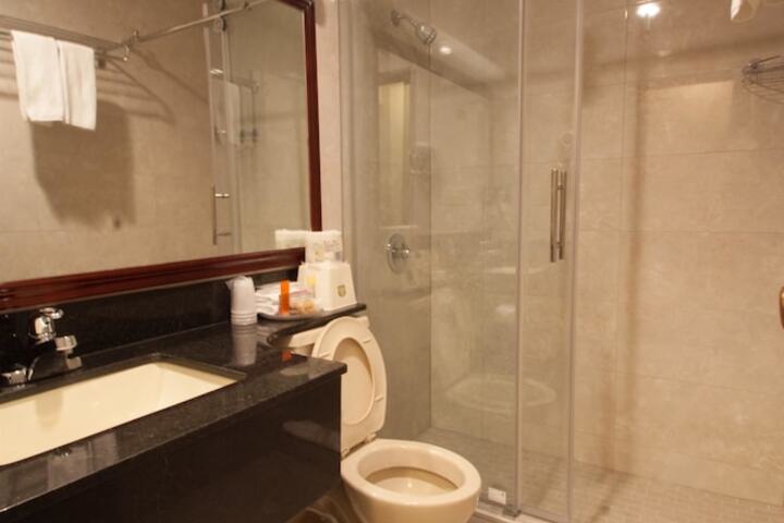 Room 15 of 22