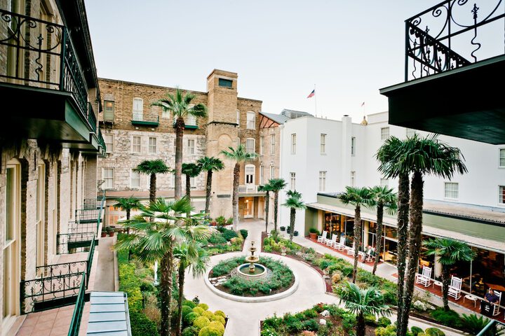 Hotel Exterior 68 of 69
