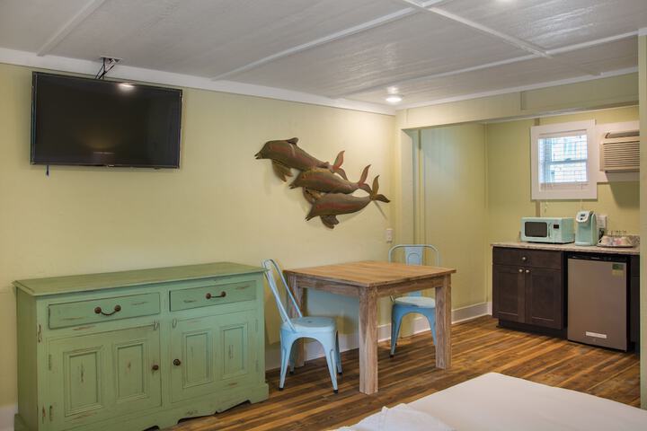 Room 60 of 77