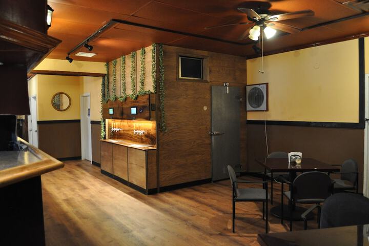 Dining 118 of 124