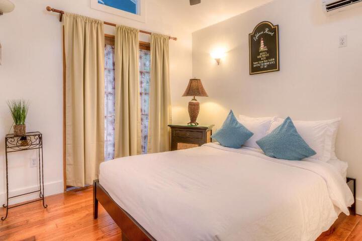 Key West Harbor Inn - Adults Only