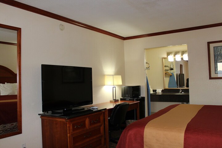 Room 9 of 15