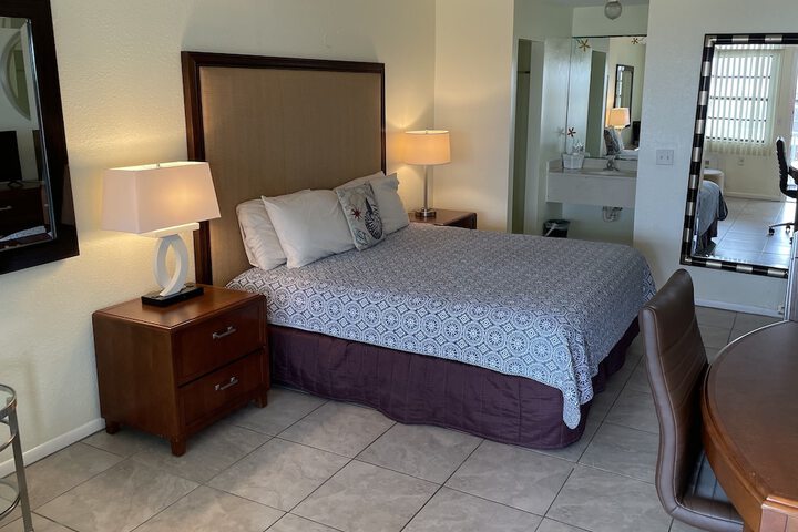 Room 10 of 19