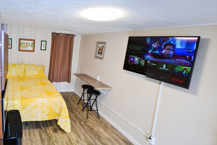 Room 25 of 38