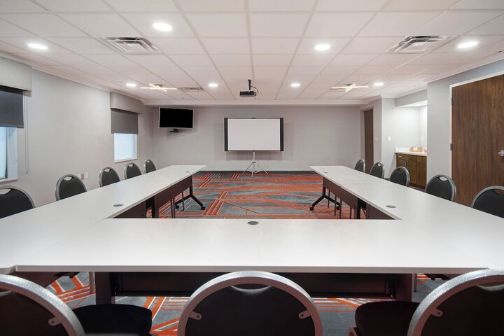 Ballroom/Hall 102 of 107