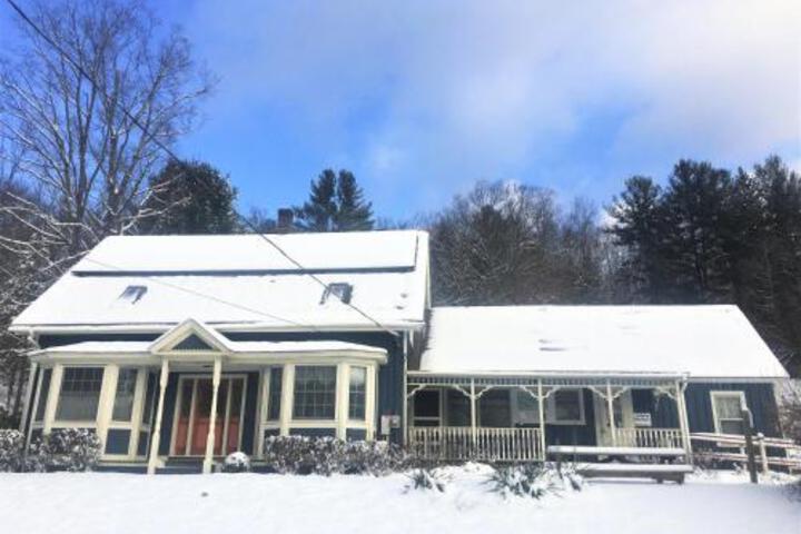 Hawk Mountain Lodge