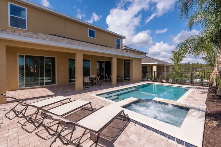 Pool 53 of 705